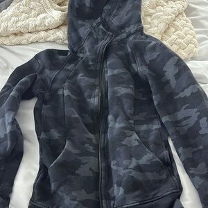 Women’s lululemon hoodie